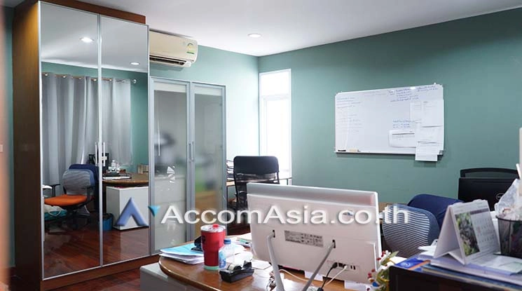 15  4 br House For Sale in Sukhumvit ,Bangkok BTS Thong Lo AA25848