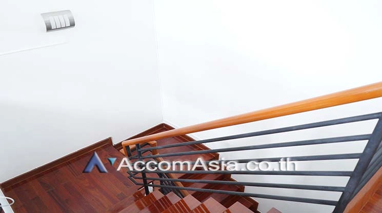 21  4 br House For Sale in Sukhumvit ,Bangkok BTS Thong Lo AA25848