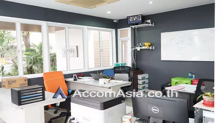 4  4 br House For Sale in sukhumvit ,Bangkok BTS Thong Lo AA25848