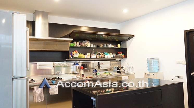 8  4 br House For Sale in Sukhumvit ,Bangkok BTS Thong Lo AA25848