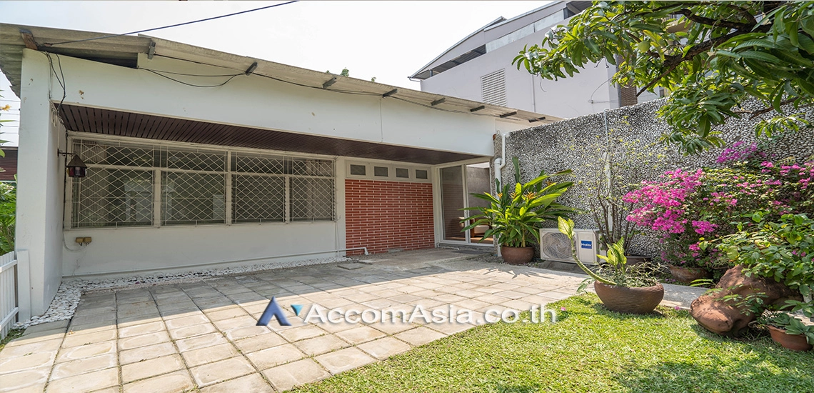  1  2 br House For Rent in Ploenchit ,Bangkok BTS Ploenchit AA25853