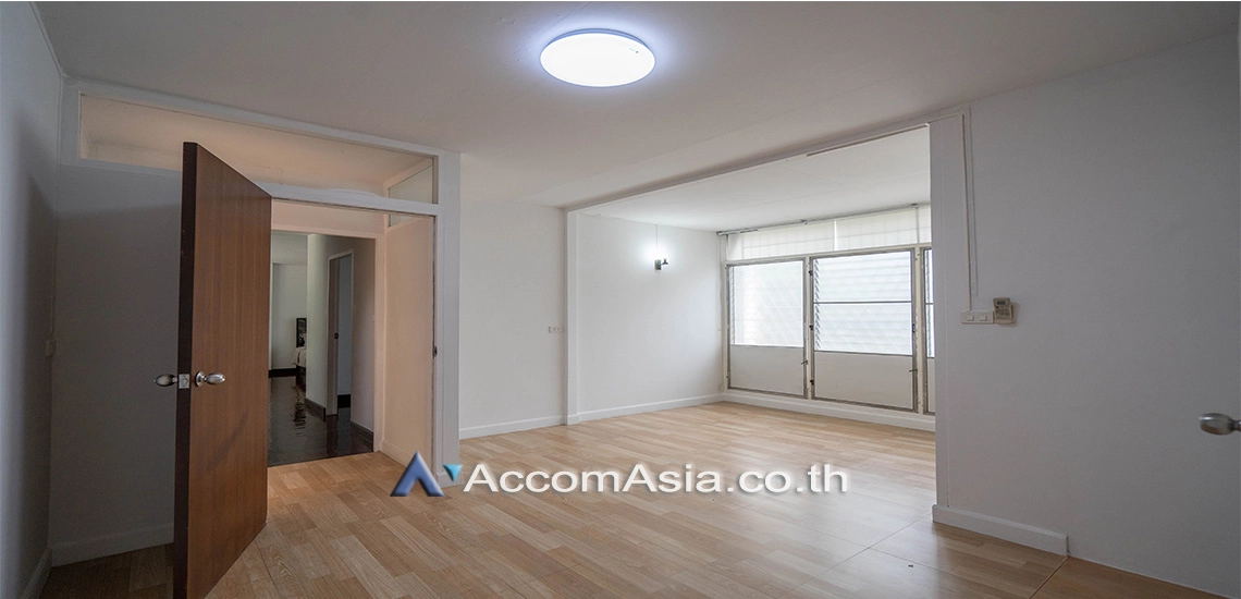 10  2 br House For Rent in Ploenchit ,Bangkok BTS Ploenchit AA25853