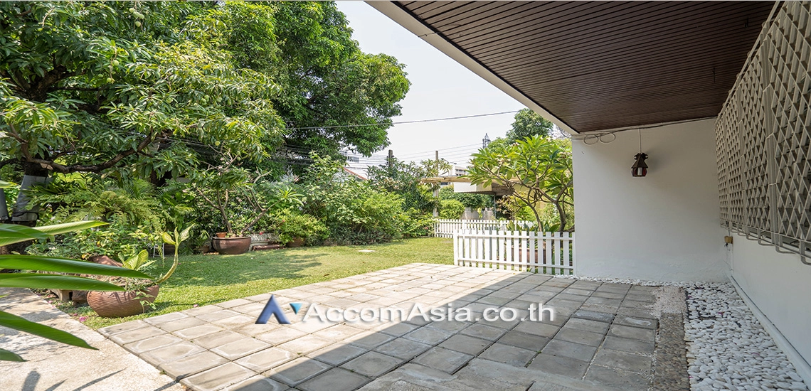  1  2 br House For Rent in Ploenchit ,Bangkok BTS Ploenchit AA25853