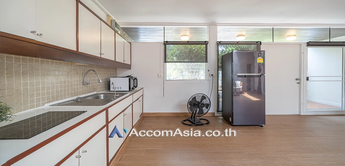 8  2 br House For Rent in ploenchit ,Bangkok BTS Ploenchit AA25853