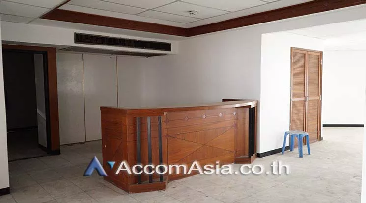  1  Office Space For Rent in Sukhumvit ,Bangkok BTS Ekkamai at Modern Town Building AA25858