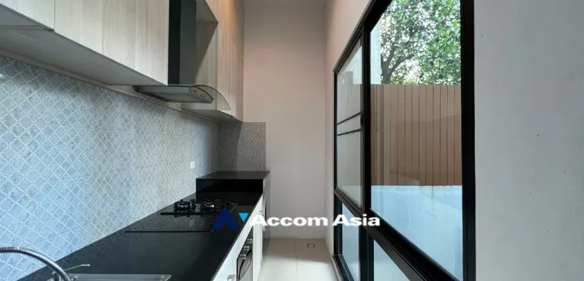 10  3 br Townhouse For Rent in sathorn ,Bangkok  AA25860