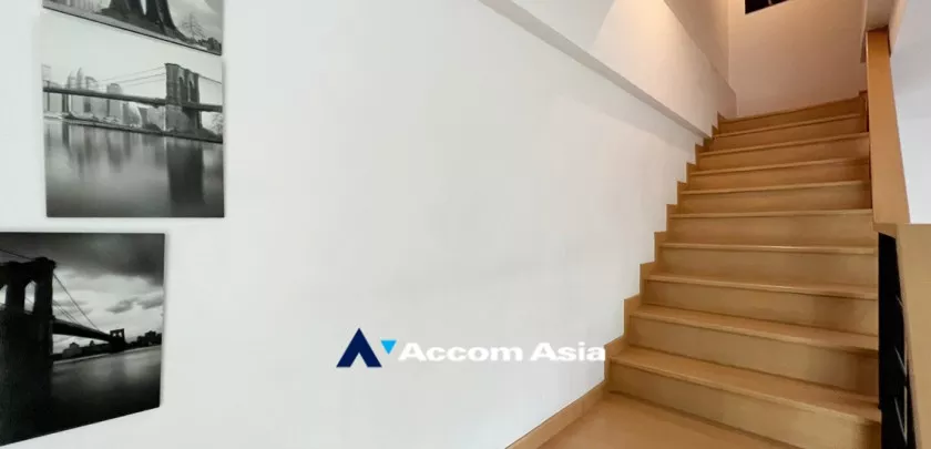 6  3 br Townhouse For Rent in sathorn ,Bangkok  AA25860
