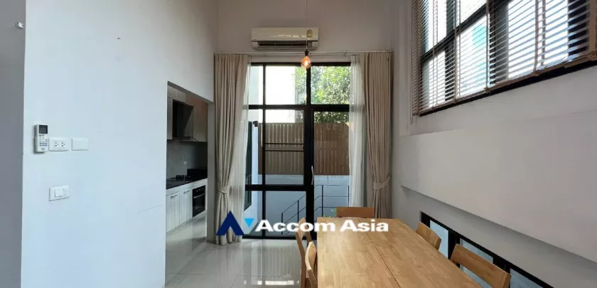 8  3 br Townhouse For Rent in sathorn ,Bangkok  AA25860