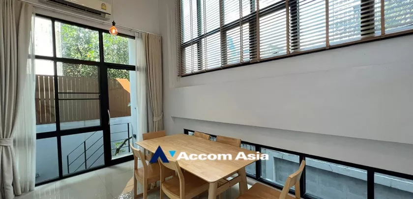 7  3 br Townhouse For Rent in sathorn ,Bangkok  AA25860