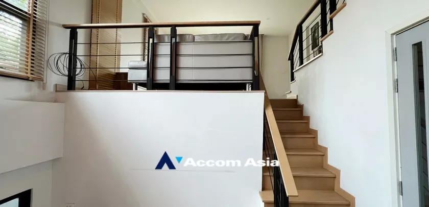 5  3 br Townhouse For Rent in sathorn ,Bangkok  AA25860