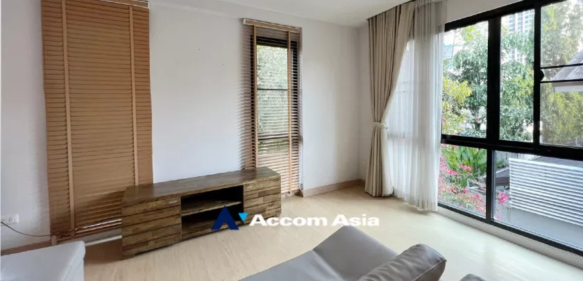 4  3 br Townhouse For Rent in sathorn ,Bangkok  AA25860
