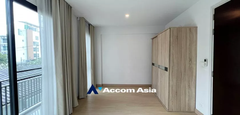 16  3 br Townhouse For Rent in sathorn ,Bangkok  AA25860