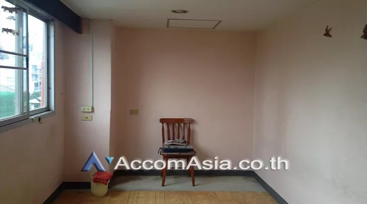 unit 2 Bedrooms  Condominium For Sale in Sukhumvit, Bangkok  near BTS Ploenchit (AA25862)