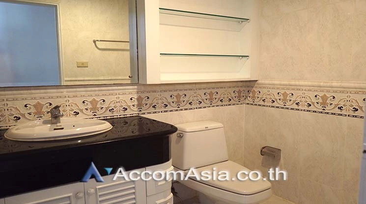 unitPet friendly |  3 Bedrooms  Condominium For Rent in Sukhumvit, Bangkok  near BTS Phrom Phong (AA25889)