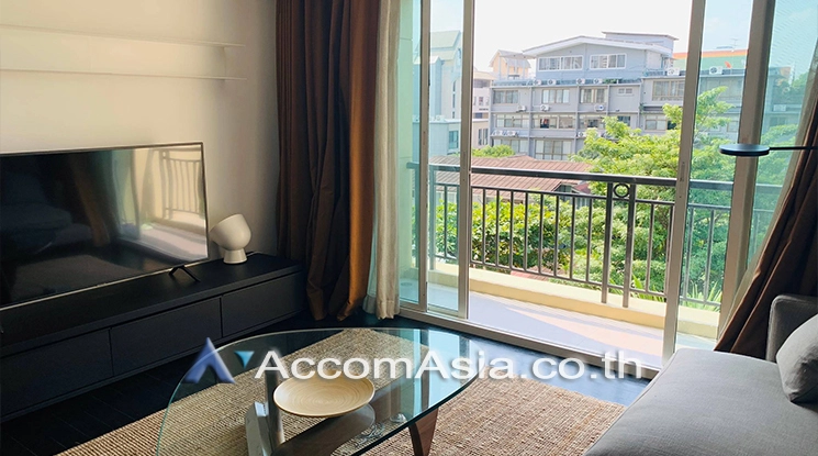unit 1 Bedroom  Condominium For Rent in Ploenchit, Bangkok  near BTS Ploenchit (AA25892)