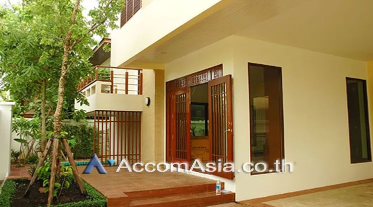 unit 5 Bedrooms  House For Rent & Sale in Sukhumvit, Bangkok  near BTS Phra khanong (AA25900)