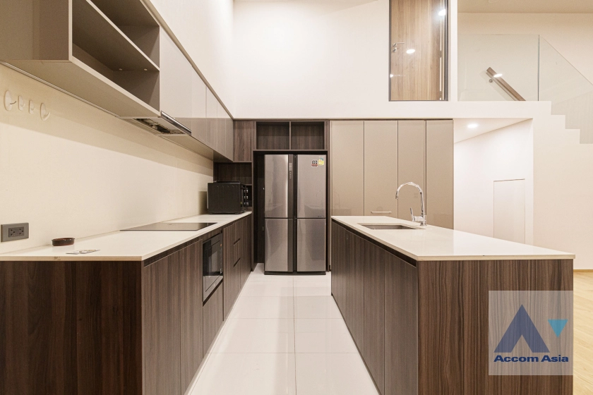 unitDouble High Ceiling, Duplex Condo |  3 Bedrooms  Condominium For Rent in Sukhumvit, Bangkok  near BTS Phrom Phong - MRT Sukhumvit (AA25901)