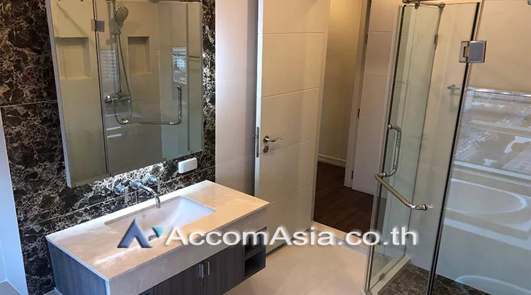  2 Bedrooms  Condominium For Rent in Sathorn, Bangkok  near BTS Chong Nonsi (AA25919)