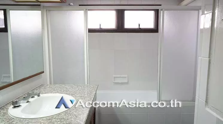 11  3 br Apartment For Rent in Sukhumvit ,Bangkok BTS Nana at Perfect for Pet lovers Apartment, near NIST Intl AA25932