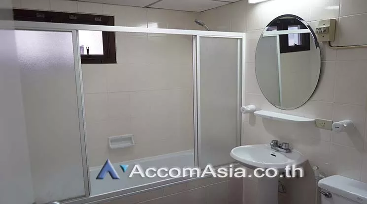 8  3 br Apartment For Rent in Sukhumvit ,Bangkok BTS Nana at Perfect for Pet lovers Apartment, near NIST Intl AA25932