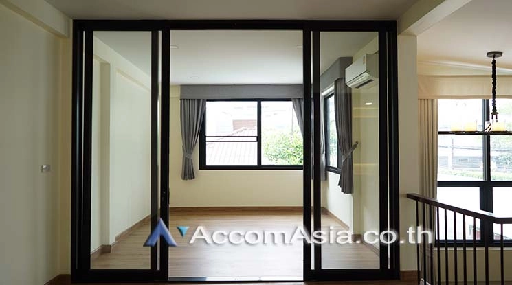 13  3 br House For Rent in Sathorn ,Bangkok MRT Lumphini AA25935