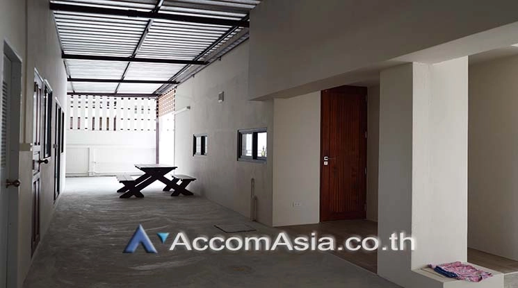 19  3 br House For Rent in Sathorn ,Bangkok MRT Lumphini AA25935