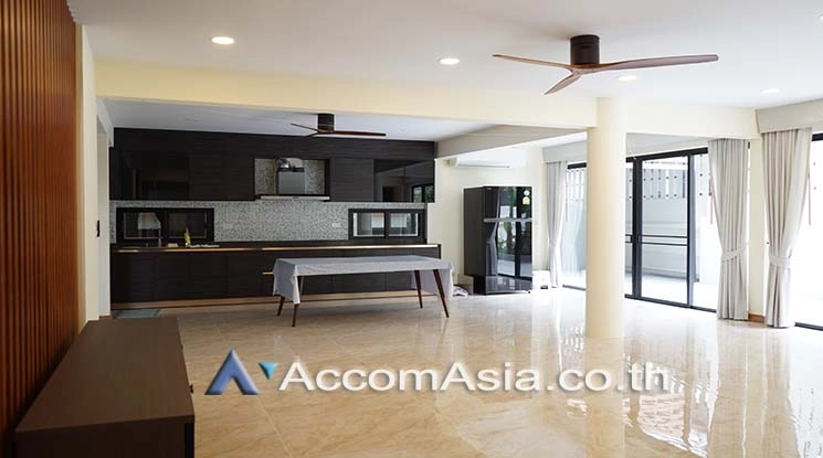 unitHome Office, Pet friendly |  3 Bedrooms  House For Rent in Sathorn, Bangkok  near MRT Lumphini (AA25935)
