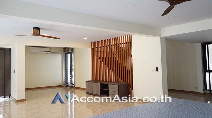 unitHome Office, Pet friendly |  3 Bedrooms  House For Rent in Sathorn, Bangkok  near MRT Lumphini (AA25935)