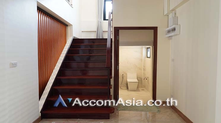 7  3 br House For Rent in Sathorn ,Bangkok MRT Lumphini AA25935