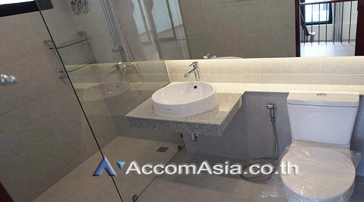 9  3 br House For Rent in Sathorn ,Bangkok MRT Lumphini AA25935