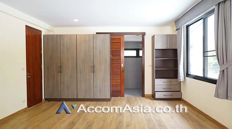 10  3 br House For Rent in Sathorn ,Bangkok MRT Lumphini AA25935