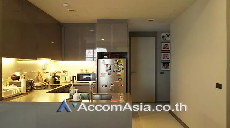  2 Bedrooms  Condominium For Rent & Sale in Silom, Bangkok  near BTS Chong Nonsi (AA25936)