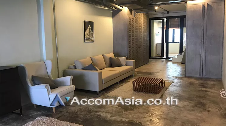 Home Office, Big Balcony, Pet friendly |  2 Bedrooms  Townhouse For Rent in Sukhumvit, Bangkok  near BTS Thong Lo (AA25937)