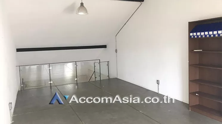 4  2 br Townhouse For Rent in sukhumvit ,Bangkok BTS Thong Lo AA25937