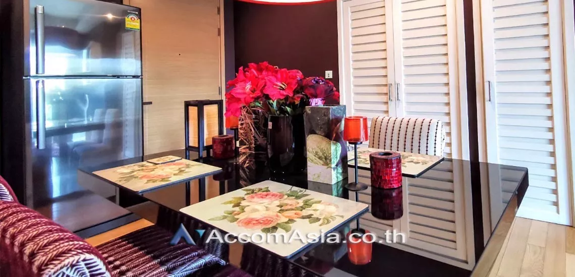  1 Bedroom  Condominium For Sale in Ploenchit, Bangkok  near BTS Ploenchit - MRT Lumphini (AA25949)