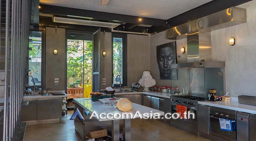 21  6 br House for rent and sale in sukhumvit ,Bangkok BTS Phra khanong AA25982