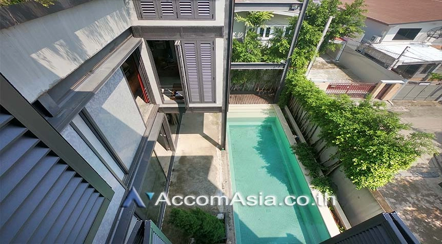 Garden View, Private Swimming Pool |  6 Bedrooms  House For Rent & Sale in Sukhumvit, Bangkok  near BTS Phra khanong (AA25982)