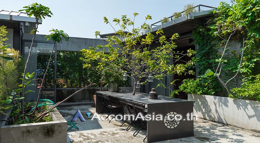  6 Bedrooms  House For Rent & Sale in sukhumvit ,BangkokBTS-Phra khanong- AA25982