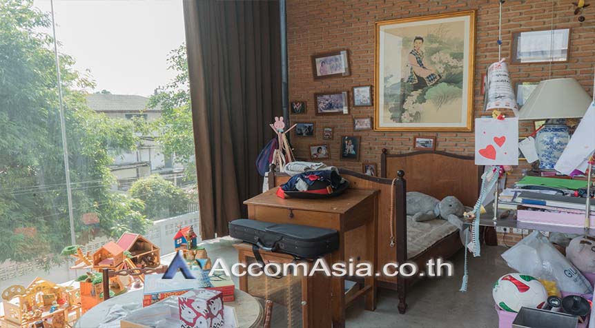 16  6 br House for rent and sale in sukhumvit ,Bangkok BTS Phra khanong AA25982