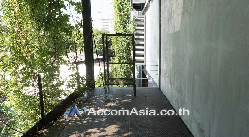 15  6 br House for rent and sale in sukhumvit ,Bangkok BTS Phra khanong AA25982