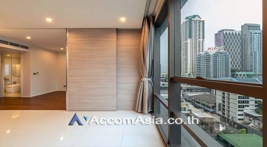 1 Bedroom  Condominium For Sale in Charoennakorn, Bangkok  near BTS Surasak - BTS Krung Thon Buri (AA25985)