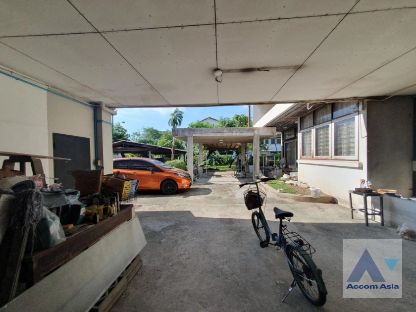 8  House For Sale in Sukhumvit ,Bangkok BTS Phra khanong AA25989