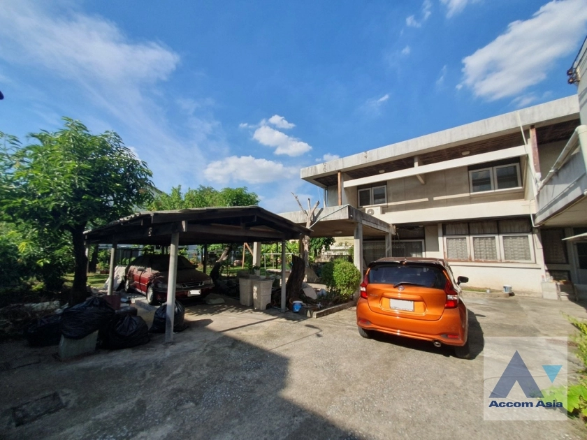 7  House For Sale in Sukhumvit ,Bangkok BTS Phra khanong AA25989