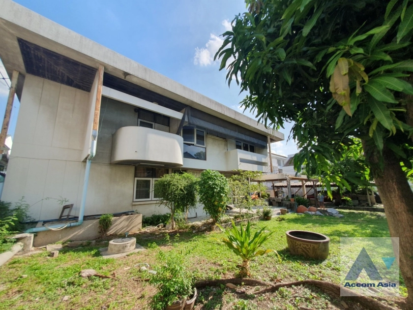  1  House For Sale in Sukhumvit ,Bangkok BTS Phra khanong AA25989