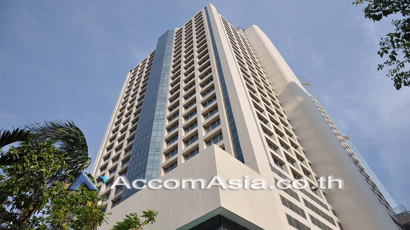 unitOffice space with glass frontage and prime Sathorn access (AA25999)