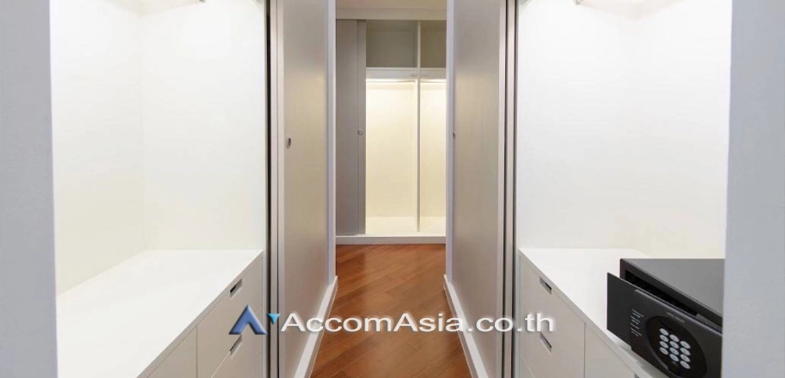 12  4 br Apartment For Rent in Sathorn ,Bangkok BRT Thanon Chan at Family-Friendly Serviced Apartment with Big Green Spaces AA26020