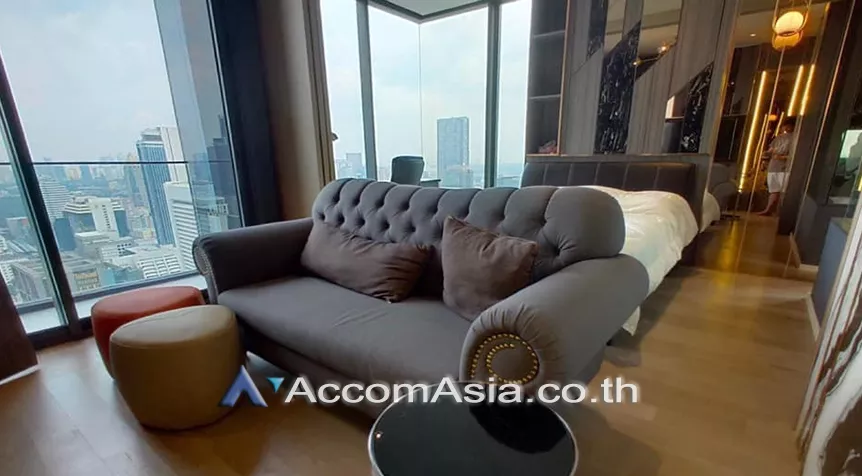  1 Bedroom  Condominium For Rent in Silom, Bangkok  near BTS Chong Nonsi (AA26024)