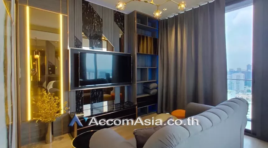  1 Bedroom  Condominium For Rent in Silom, Bangkok  near BTS Chong Nonsi (AA26024)