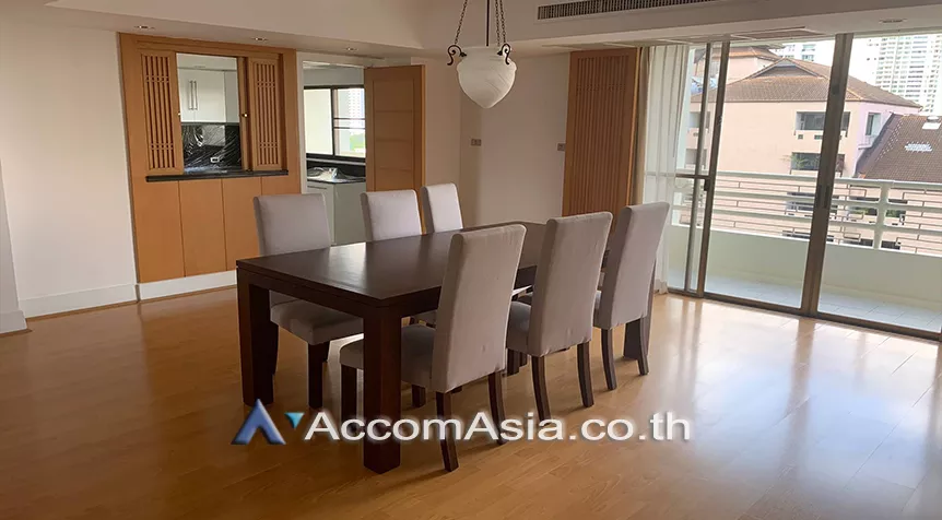 unit 3 Bedrooms  Apartment For Rent in Sukhumvit, Bangkok  near BTS Phrom Phong (AA26026)