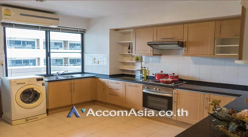 Pet friendly |  3 Bedrooms  Apartment For Rent in Sukhumvit, Bangkok  near BTS Phrom Phong (AA26027)